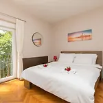 Apartamento With Parking Space - 6922 Poreč