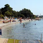 Apartman With Parking Space - 6922 Porec