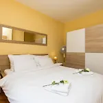 Apartament With Parking Space - 6922 Poreč