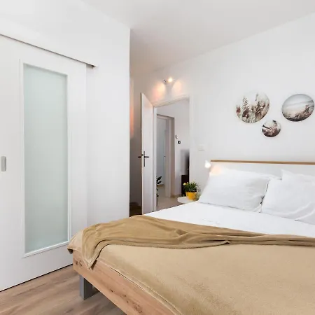 Apartamento With Parking Space - 6922 *